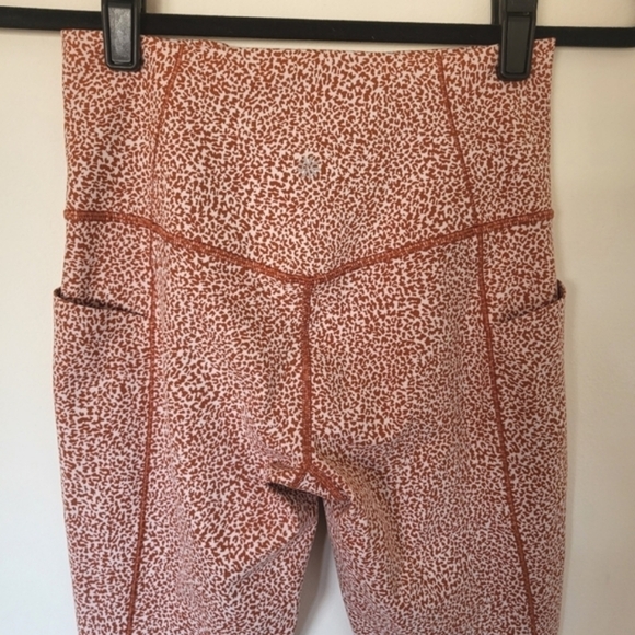 EUC Athleta Salutation Stash II Textured Tight Micro Leopard Rust Orange Small - Picture 6 of 11